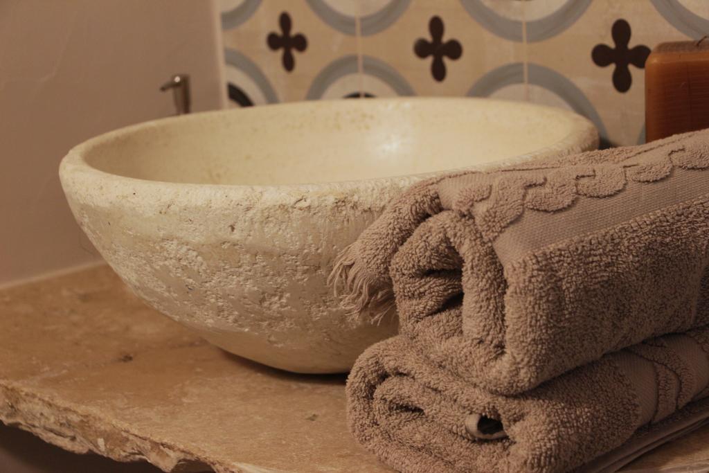 Palazzo Manfredi - Bed And Breakfast モノーポリ エクステリア 写真